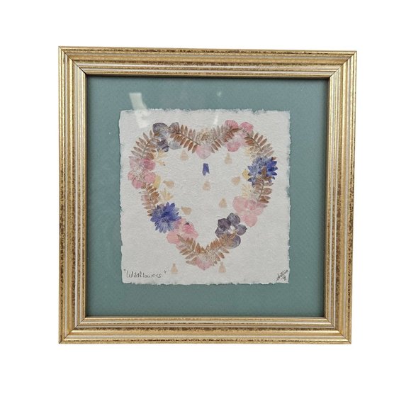 Vintage Heart Picture Shaped Pressed Wildflowers Pink Pastel Decor Framed - Picture 1 of 9